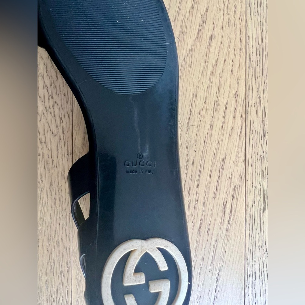 Gucci Black Flats with White Logo - Picture 4 of 4
